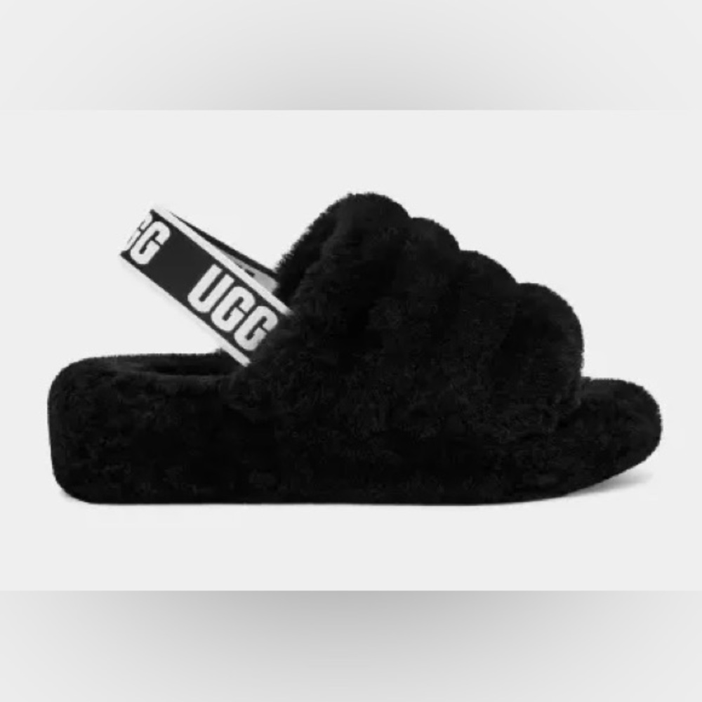 UGG “Fluff Yeah Slide”